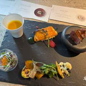 メニュー表が料理ごとに写真付きであるので、より美味しさが伝わる工夫だと感じました。美味しかったです。