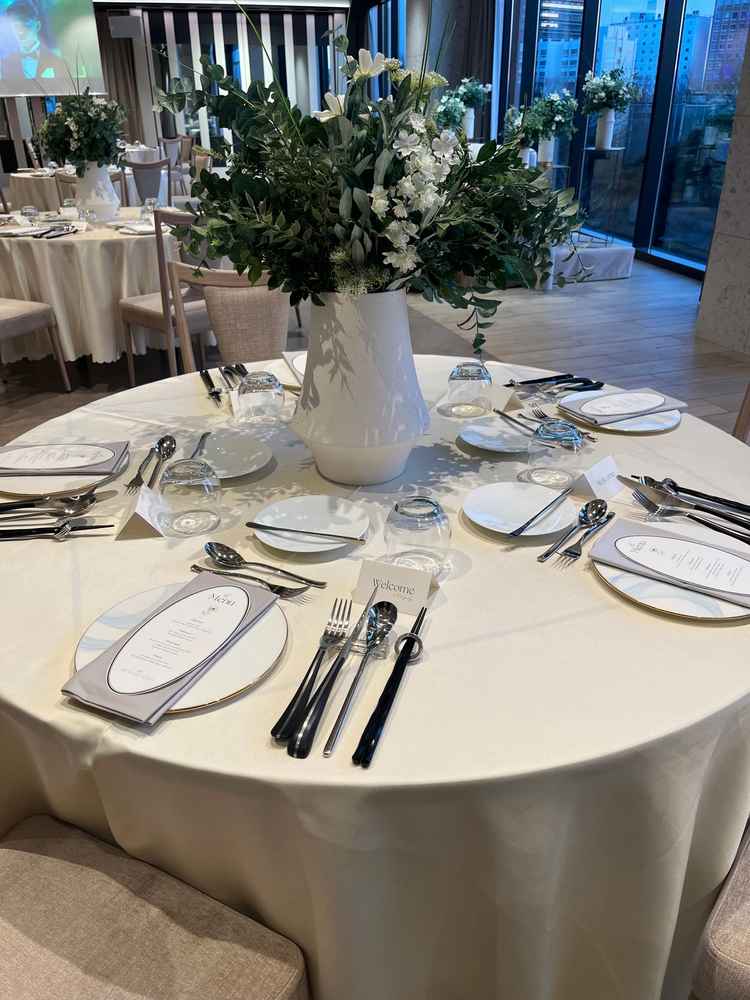 ゲストテーブル