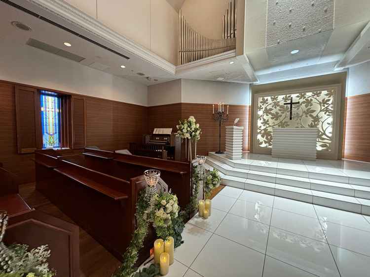 パイプオルガンがあり、生演奏が可能とのことでした。