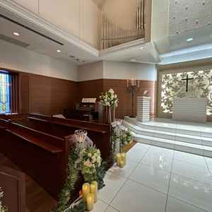 パイプオルガンがあり、生演奏が可能とのことでした。