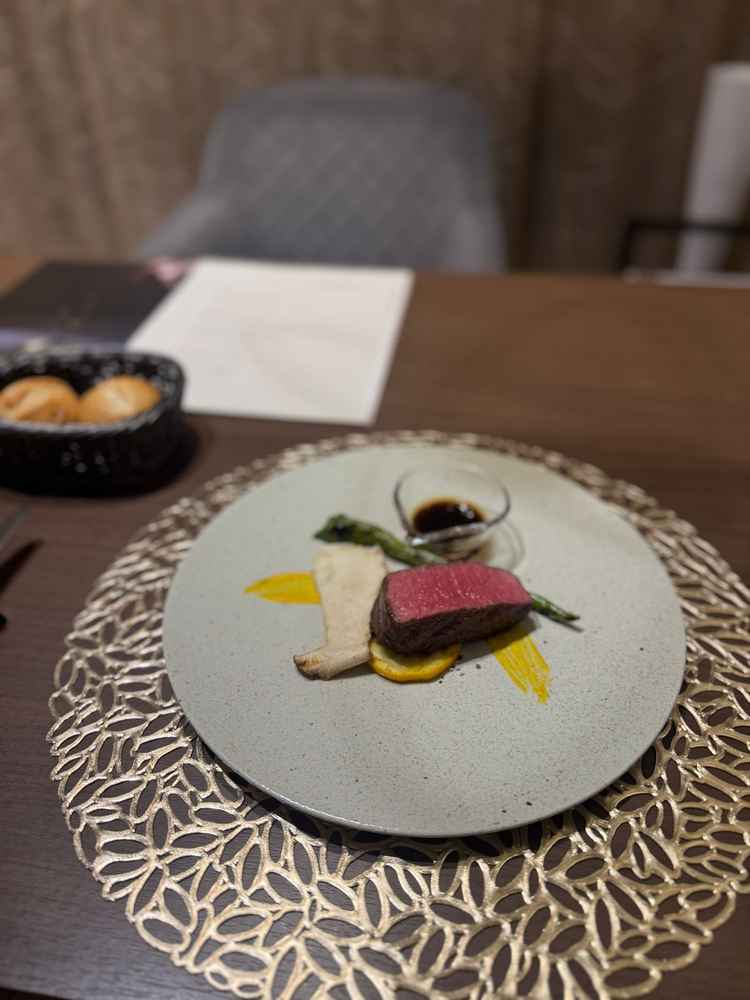 非常に柔らかく食べやすい契約農場のビーフ。