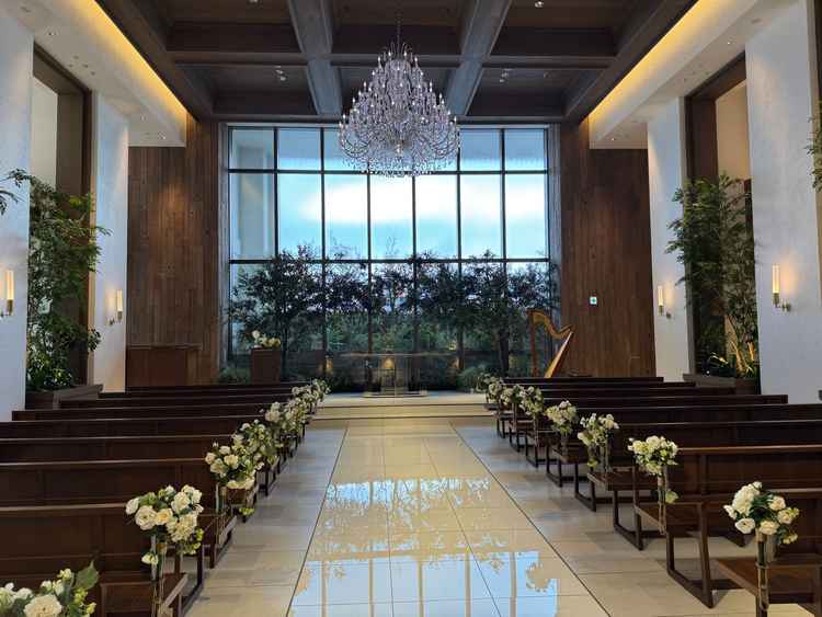 チャペルです。雨でしたが思ったより明るく素敵な雰囲気でした。