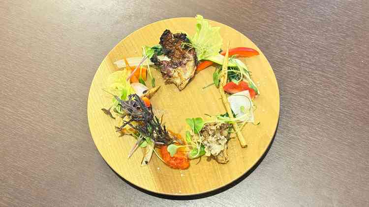 試食。素材の旨みが引き出された、とても美味しいお料理でした。