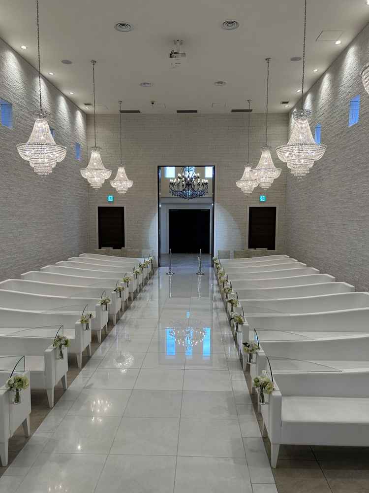 純白の意を表しているチャペルの「セント・ブランピュール」。白を基調としたチャペルでとても神聖な雰囲気