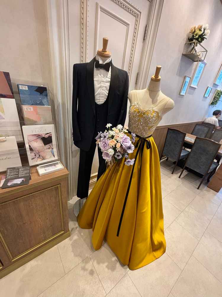 会場の雰囲気にぴったりな洗練された衣裳で、上品なドレス刺繍が素晴らしく、イメージが膨らんだ。