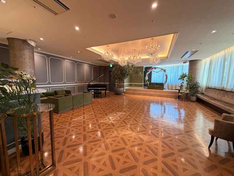 ウェルカムパーティーの場所です。披露宴会場に合わせて２つのテーマがありました。