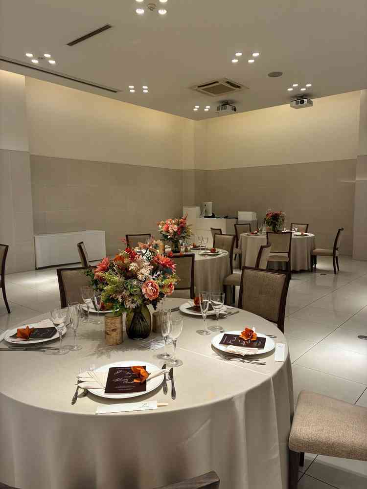 披露会場、プロジェクターなどもあり魅力でした。