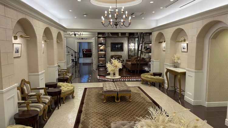 ロビー。広々とした空間でゲストの方が落ち着いた雰囲気で過ごすことができそう。