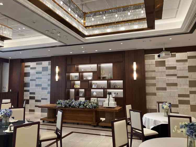 披露宴会場の新郎新婦席。この他にも披露宴会場が2箇所ありました。