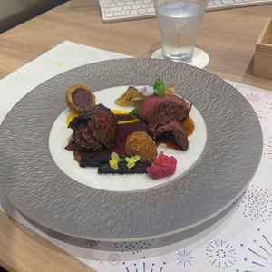 肉料理。見た目◎味◎で大満足！