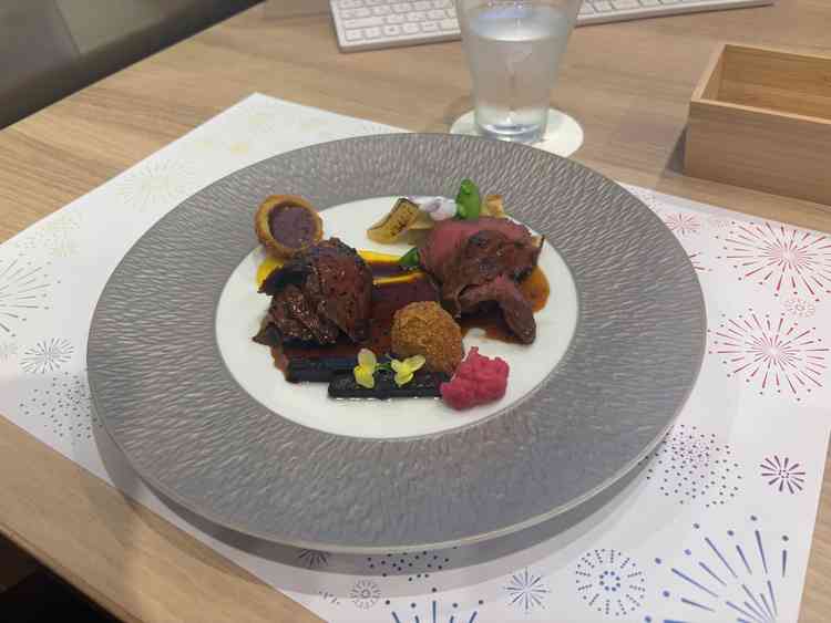 肉料理。見た目◎味◎で大満足！