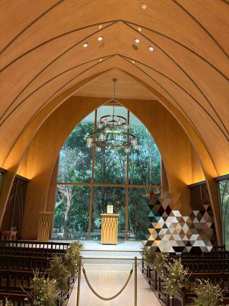 自然+高級感のあるチャペル