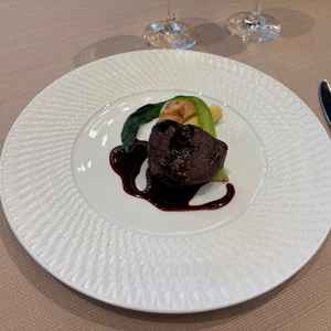 お料理の見た目の美しさとおいしさに感動しました。