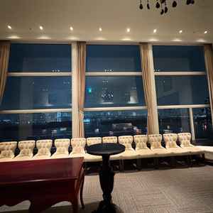 ゲストルーム。海やレインボーブリッジなどの景色が素敵で、広々としていました。