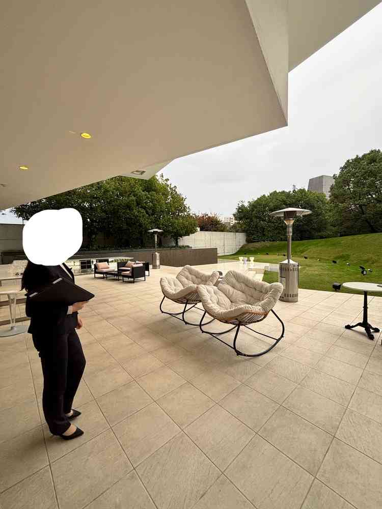 広いガーデンウェディングが可能とのことで、テントなども貼れるそうです。