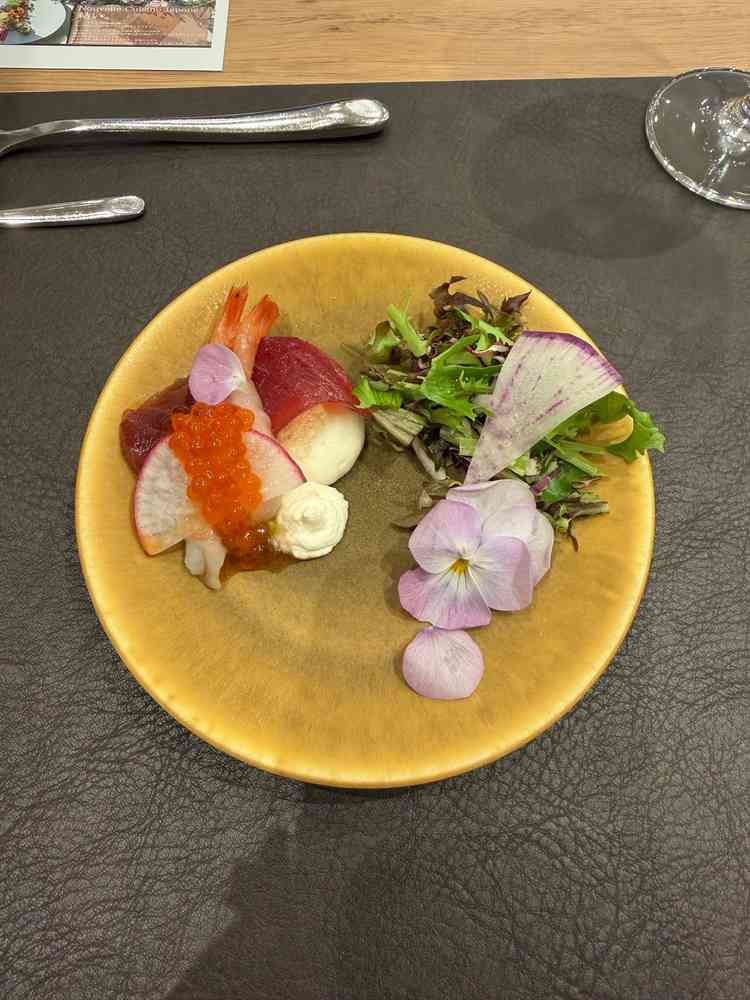 試食でいただいた融合SUSHI。おしゃれで、寿司ではないのにちゃんと寿司の味がして美味しかった