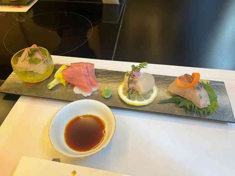 本マグロのお刺身が特に美味しかったです。金額により和洋折衷も可能と伺い、それもいいなと感じました。