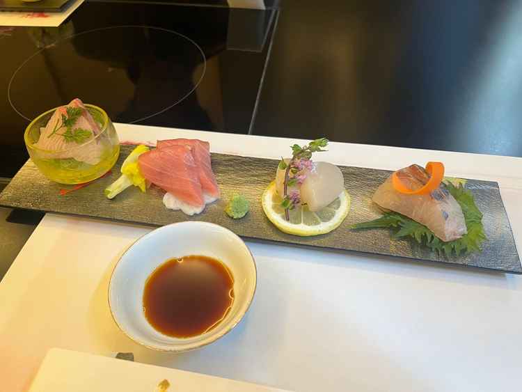 本マグロのお刺身が特に美味しかったです。金額により和洋折衷も可能と伺い、それもいいなと感じました。