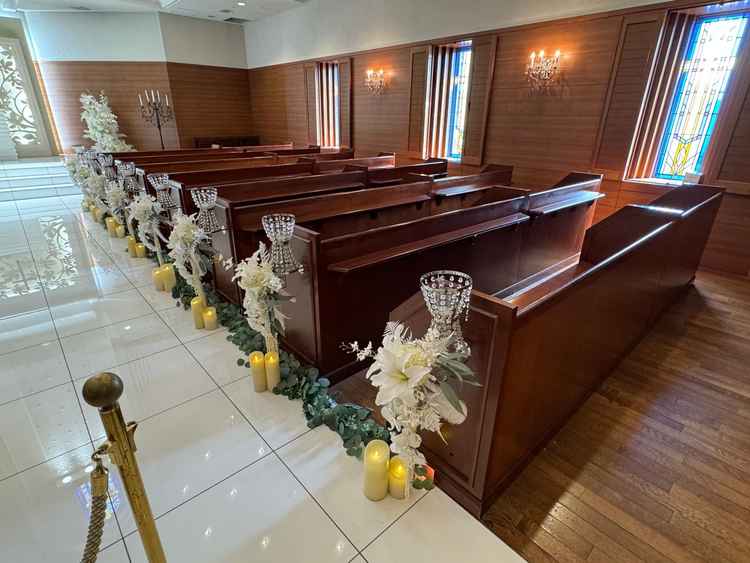 教会の座席も広くてゆったりできる印象。