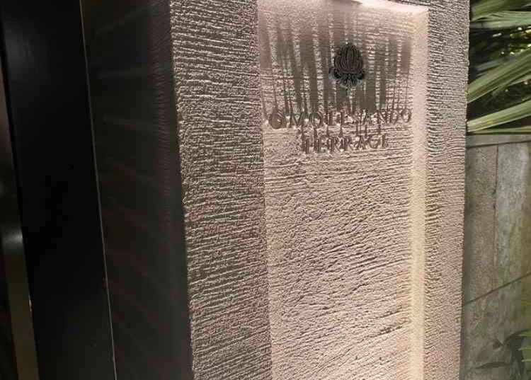 裏のほうの入り口。ここから入りました。