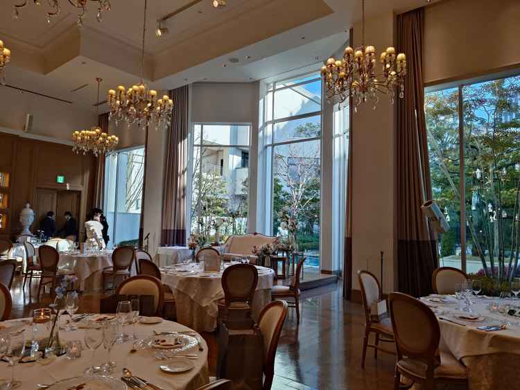 別荘タイプの披露宴会場