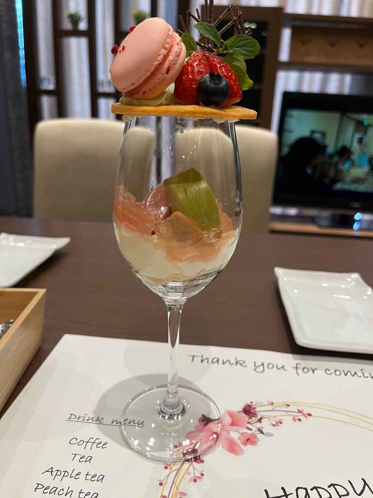 デザートのお写真。見た目も華やかさも大満足。味も美味しい。