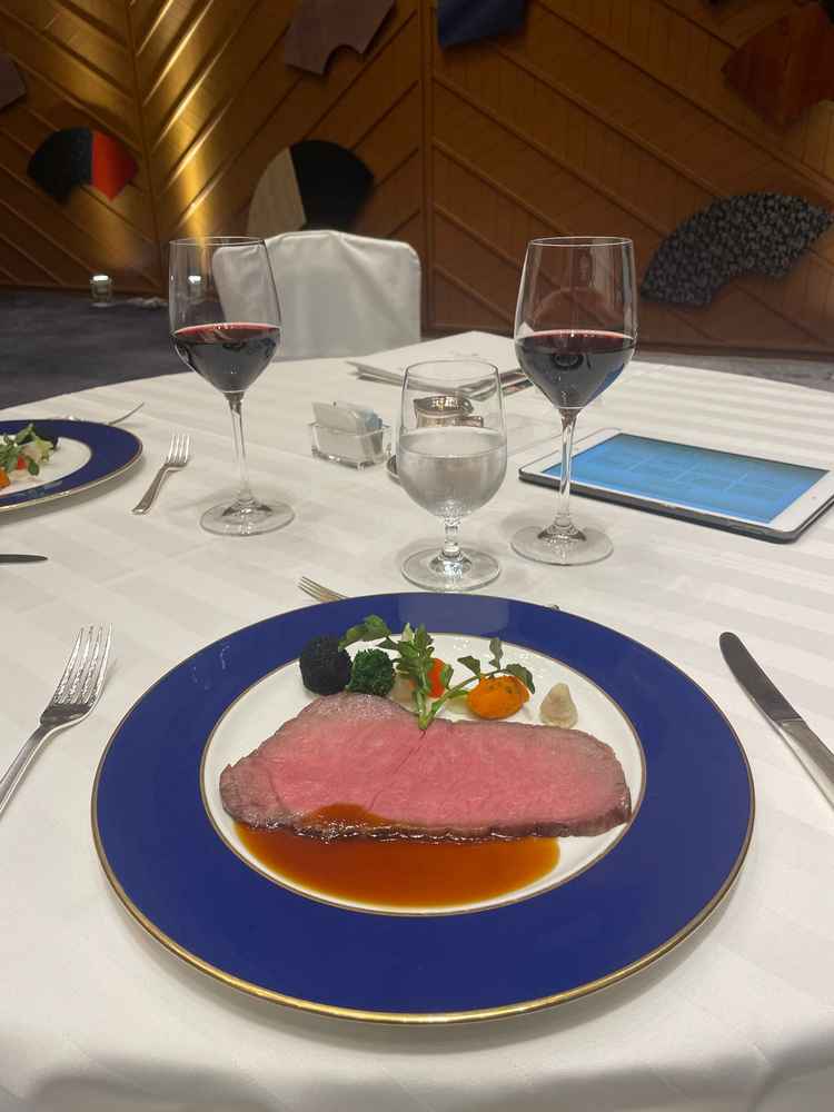 試食。ホテルニューオータニ自慢のローストビーフで美味しかったです。
