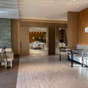 テラス:ウェルカムスペース。木を利用したナチュラルな感じが可愛かったです