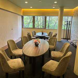 親族の待合室です。両家で別れているのでゆっくりと過ごせます。