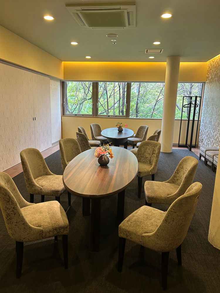 親族の待合室です。両家で別れているのでゆっくりと過ごせます。