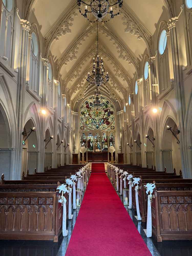 大聖堂はステンドグラスだったり天井が高かったりで素敵でした。