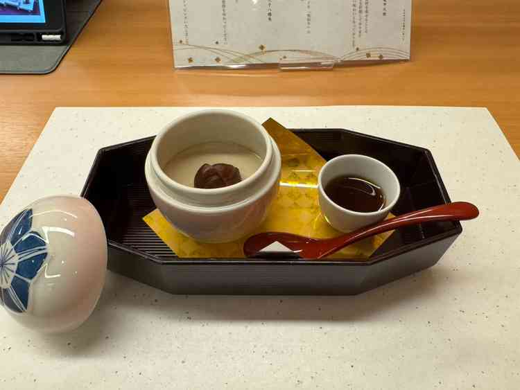 和食メインの試食体験。スタッフさんの対応もよく、料理も美味しかった。デザートが特に美味しかった。