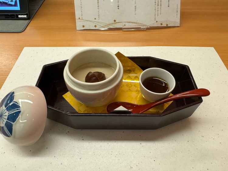 和食メインの試食体験。スタッフさんの対応もよく、料理も美味しかった。デザートが特に美味しかった。