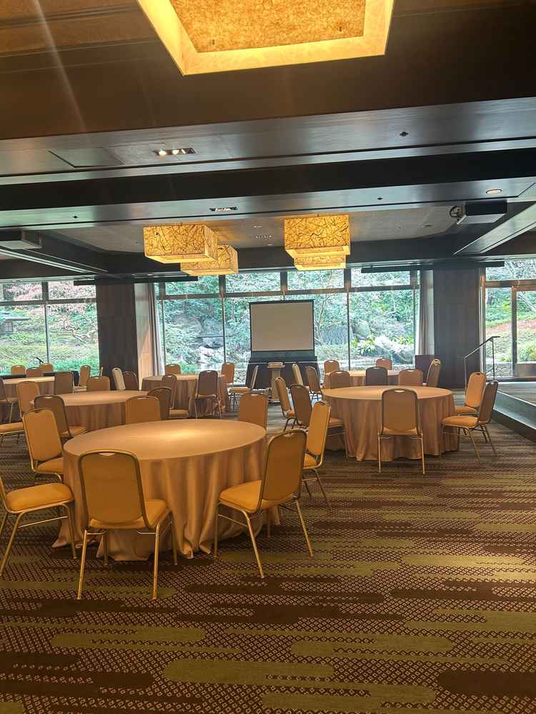 披露宴会場からお庭がしっかり見える。