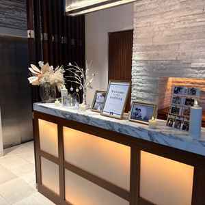 入り口からすぐのところに受付があり分かりやすいなと思いました。