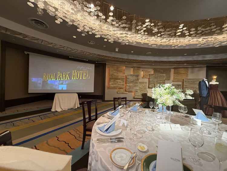 披露宴会場のスクリーンも大きく見やすかった。