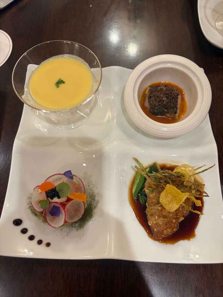 料理の写真です。非常にクオリティが高かったです。