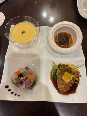 料理の写真です。非常にクオリティが高かったです。