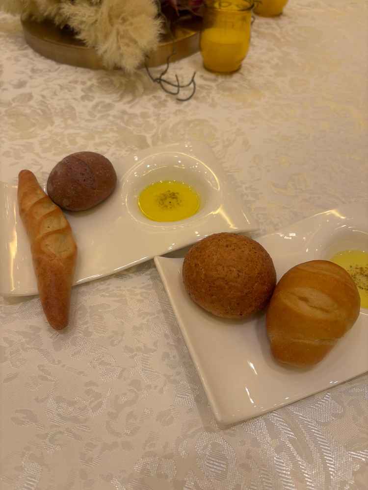 焼きたてパンが食べ放題なのでパン好きな方は好むと思います。