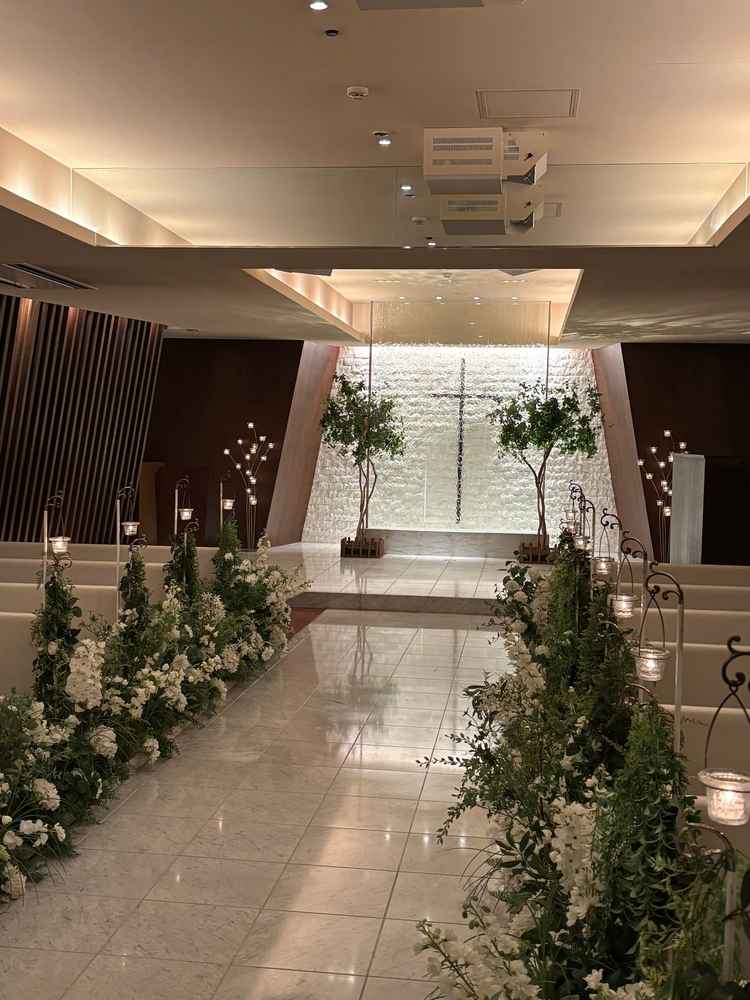 チャペルです。緑がある落ち着いた雰囲気で気に入りました。後ろのウォーターカーテンがとても素敵でした。