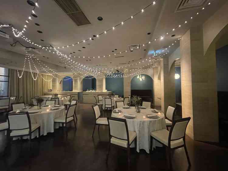 ナイトウェディングを検討していたため、そのイメージが沸いてきた。