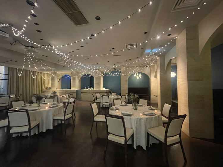 ナイトウェディングを検討していたため、そのイメージが沸いてきた。