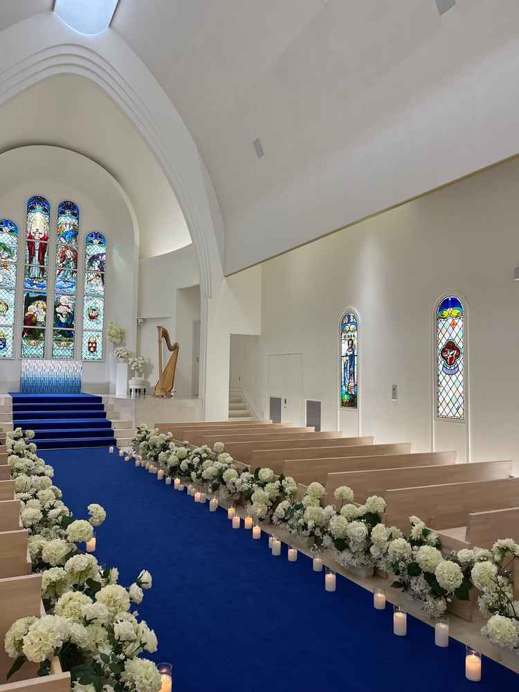 チャペルの写真。青色が特徴的でした。