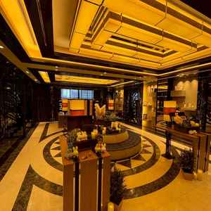 披露宴会場前の部屋。個性的な装飾がいろいろできる。