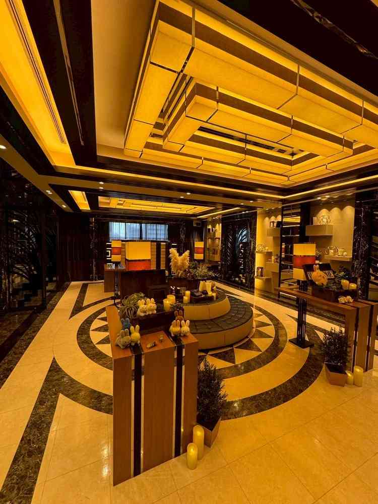 披露宴会場前の部屋。個性的な装飾がいろいろできる。