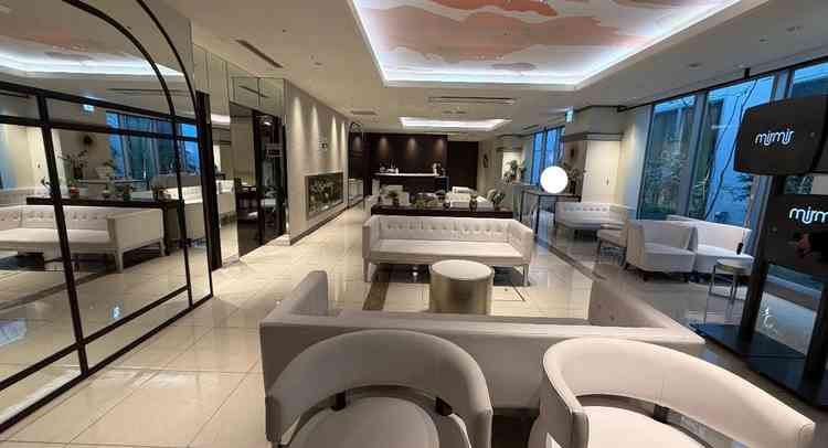 広い控室でウェルカムパーティも可能です