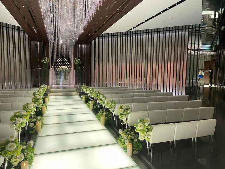 挙式は椅子が独立して動くので、車椅子の方も安心だと思います。