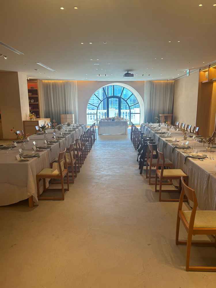 コンパクトタイプの披露宴会場です。