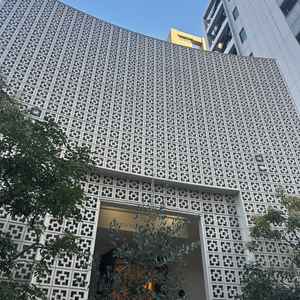 ゲストの人が入る入口。周りはビル等が多い中雰囲気があり良かった。