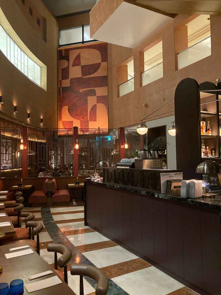 ホテルのレストランもとても素敵なところで、記念日のお祝いなどにぴったりだと思いました。